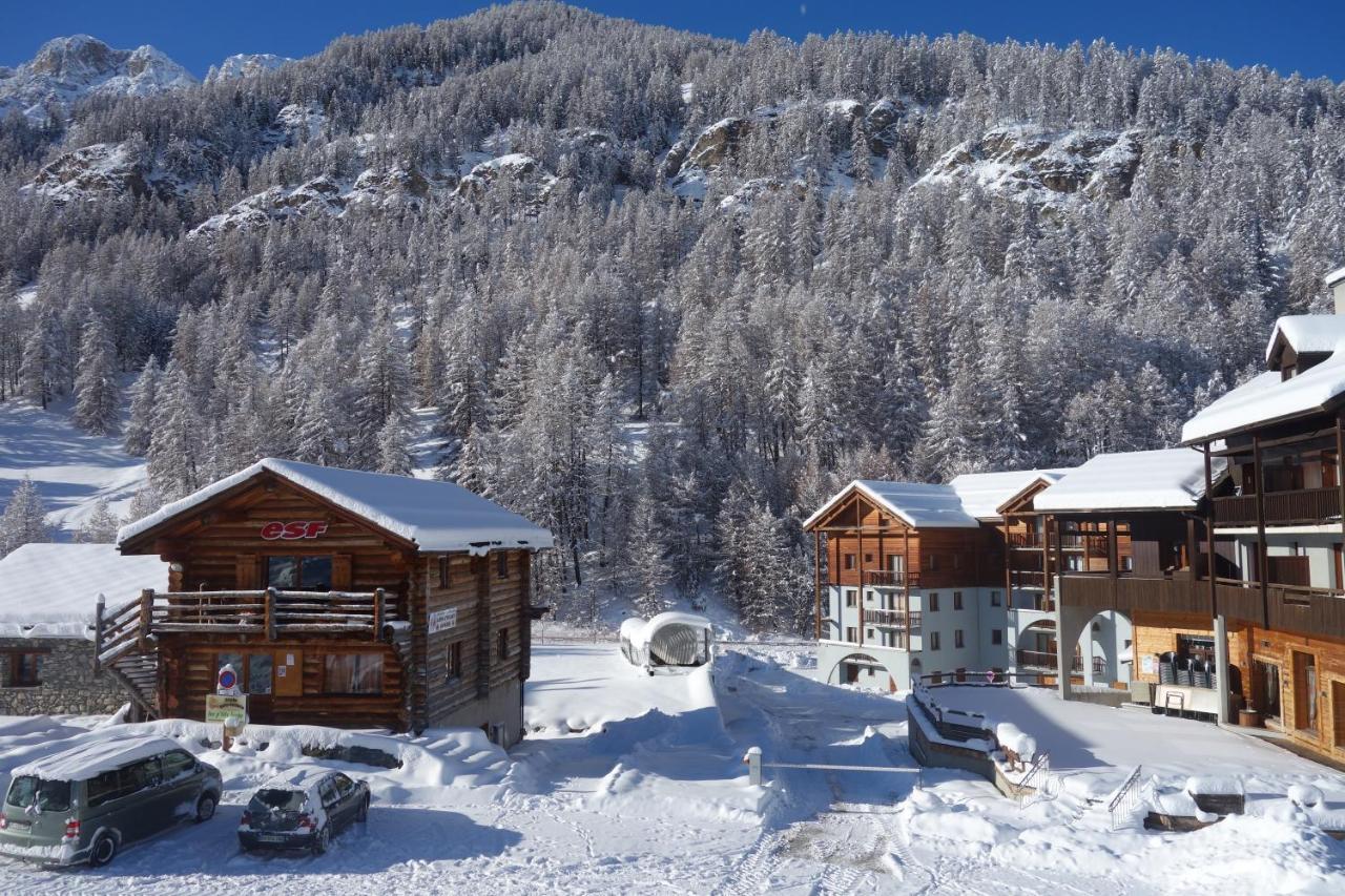 Skis Aux Pieds Dans Un Appartement Cosy Au Coeur Du Queyras Molines-en-Queyras Exterior foto